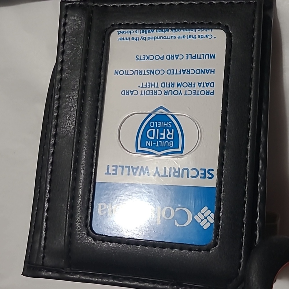 Columbia Men's RFID Traveler Wallet - Picture 3 of 9